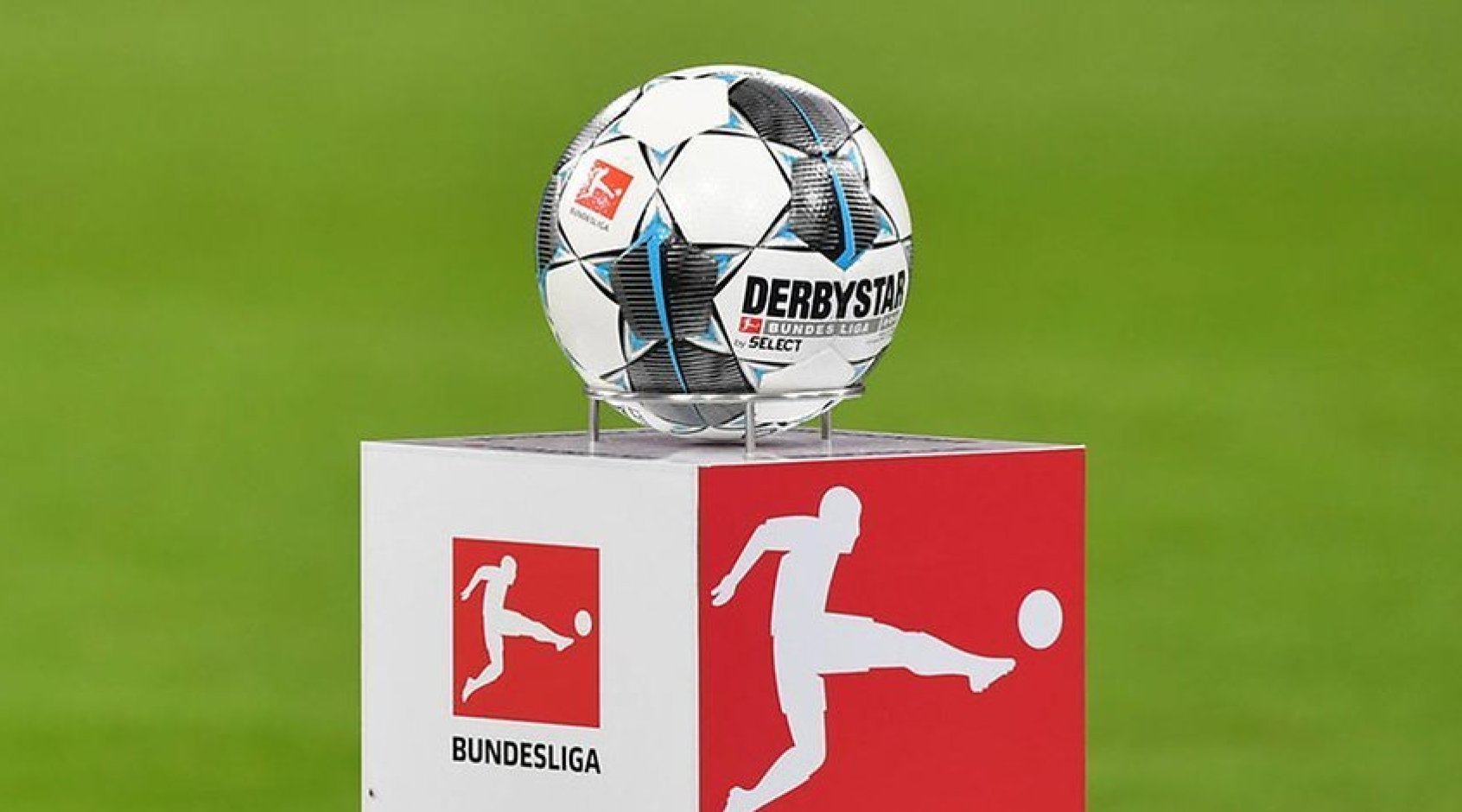 Конференция министров спорта считает, что матчи Бундеслиги можно будет возобновить в середине или конце мая